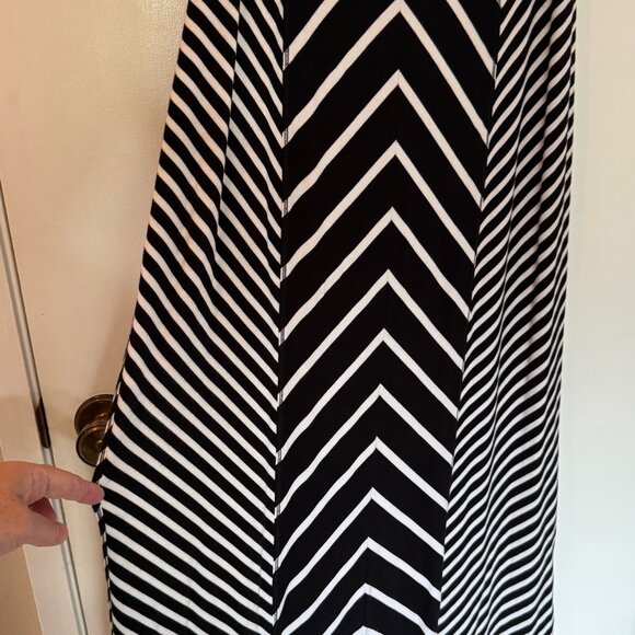 Chicos Zenergy Black Stripe Maxi Skirt Size 2 - Large - Picture 2 of 13